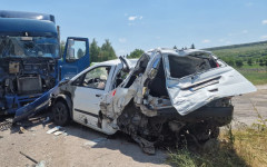 Товарен автомобил отнесе 86-годишна жена от Дупница