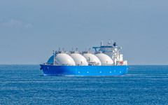 Защо европейски фирми преговарят за доставки на канадски втечнен газ