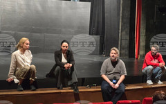 Постановката "Картини от една екзекуция" на плевенския Драматично-куклен театър "Иван Радоев" ще бъде представена премиерно на 18 април