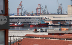 Гръцките корабособственици излязоха с призив за приложими решения за декарбонизацията на сектора