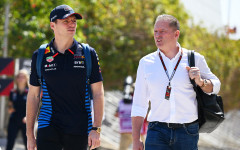 "Промийте му ушите": Бащата на Верстапен изригна срещу слухове за сина си