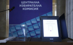 ЦИК показва процеса по инсталиране на машините за гласуване