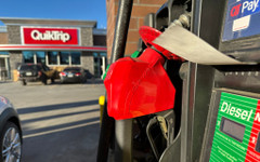 Санкциите срещу руския петрол: Администрацията на Тръмп удължи изключенията до 16 май