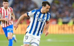 Реал Сосиедад води на Атлетико Мадрид след 45 минути във финала на Купата на Краля