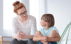 Любов или пълен контрол? 4 знака, че перфектното родителство всъщност вреди на детето