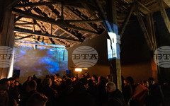 Американският музикант и композитор Джеф Сурак гостува тази вечер във Варна