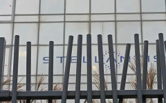 Затваря емблематичен завод за автомобили