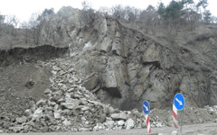 Свлачище затвори пътя Ловеч-Угърчин