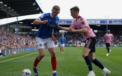 Шампион на Англия продължава пропадането си