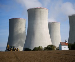 Ядрен ренесанс: Възобновяемите източни са най-изгодни, твърдят експерти