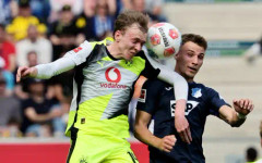 Байерн докосва шампионската титла в Германия след гаф на Борусия