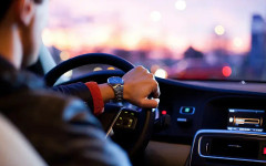 Изумителна новина за шофьорските книжки. Обяснява ада на пътя