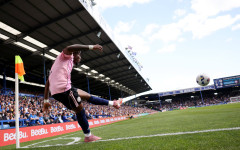 Портсмут засили Лестър към Лига 1