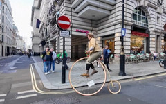 Ретро велосипеди на парад по улиците на Лондон