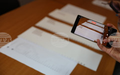 Има членове на секционни избирателни комисии, които не са се явили и се извършва замяната им, съобщи председателят на РИК-Благоевград