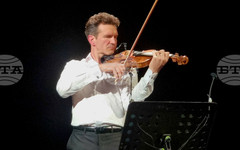 Светлин Русев вдигна на крака публиката на соловия си концерт в София