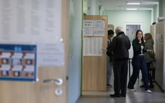 Пак проблем с принтерите, пак смени в СИК в последния момент, джип преследва кандидат-депутат