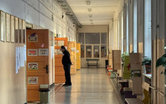 Гласуването с машина е преустановено в редица секции в страната