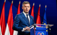 "Смяната на режима" в Унгария е едновременно опасна и необходима