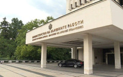 Спокойствие зад граница. Външно не отчита нарушения на вота