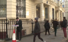 Опашки в Лондон и недоволство в Турция. Повишен интерес при вота зад граница