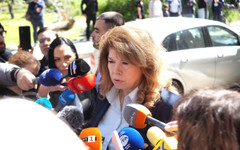 Президентът гласува: Има нужда от работещо правителство, хората едва свързват двата края