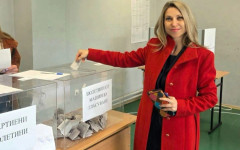 Искра Михайлова: Гласувах. Гласувайте и вие, за да имате представителство в решенията, които ще бъдат взимани!