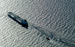 Блокадата на Ормуз засилва напрежението в още една критична точка в Азия