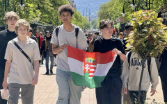 Трима унгарци внесоха международен привкус в пролетната разходка на софиянци