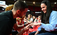 Предложение за брак на мач на Везенков