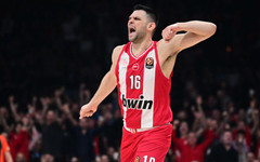 Съотборник на Везенков с историческо постижение