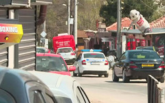 Десетки полицаи следят изборния ден в столичния квартал "Христо Ботев"