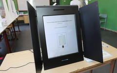 Спряха машинното гласуване в пет секции в София