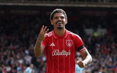 Гибс-Уайт избухна с хеттрик, а Нотингам направи голяма крачка към спасението