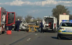 Катастрофа блокира движението по магистрала Тракия