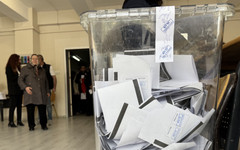 В разгара на изборния ден: Интернет срив удари РИК в София и Стара Загора