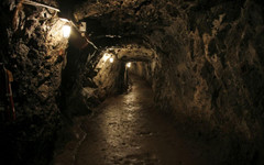 Въпрос за 24 трилиона долара: Кой притежава тези 100-годишни минни карти?