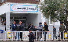 Турция уволни директора на образованието в Кахраманмараш след стрелбата в училище, при която загинаха девет души