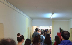 Изборният ден се оказа къс за желаещите да гласуват в Студентски град