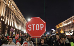 Спор дали вотът е за възмездие, или е за нов път на развитие