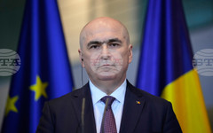 Румънските социалдемократи решават утре дали да оттеглят политическата си подкрепа към премиера Илие Боложан