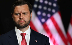 Синът на Тъкър Карлсън напуска кабинета на Джей Ди Ванс