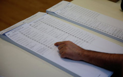 От мястото на вота: Как цяла секция в "Столипиново" рязко се преориентира от ГЕРБ към Радев