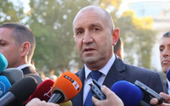 Пътят на Румен Радев: От младши пилот в Равнец до незаобиколим фактор в 52-ия парламент