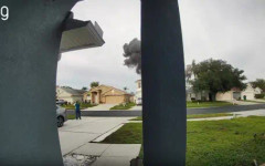 Самолет Cessna се разби в задния двор на къща край Тампа, Флорида, пилотът загина