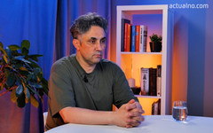 " Пълно мнозинство в ръцете на поредния илюзионист": Асен Генов срещу "фантазиите" във вота