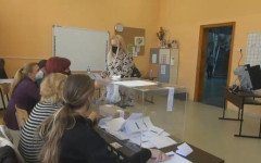 В Бургас приключиха с въвеждането на данните в изчислителния център на РИК още в 6.00 часа