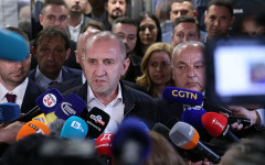 Политолози: Триумфът на Радев разтърси системата, но идва тежкият тест