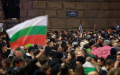 Успех сред младите изстреля Радев, но вотът им остана разпилян