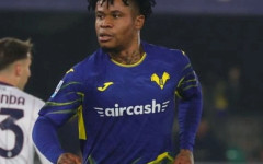 Нападател на Верона се сби с фен - видео